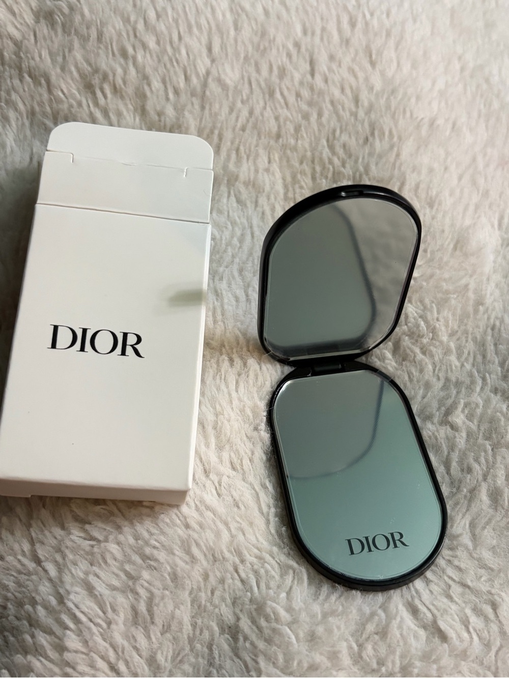 Dior Beauty CD Mirror Phone Ring Stand (NIB)
